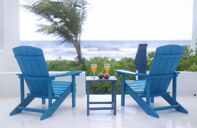 Right ON the BEACH! 2 bedroom condo! The Seaside Princesse