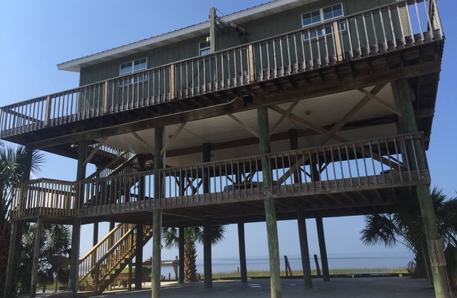 Right on the Gulf! Scalloping season. Ready for you!