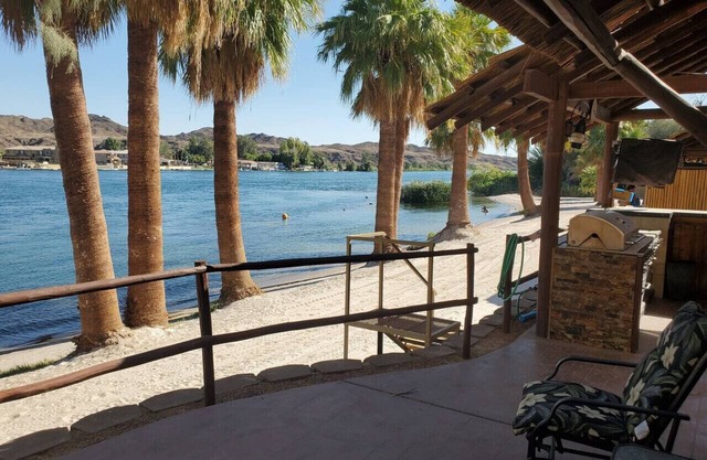 River Front Beach Villa 7 on the Colorado River