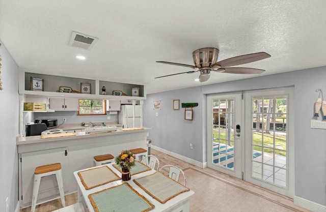 River Oaks Retreat on Dunns Creek