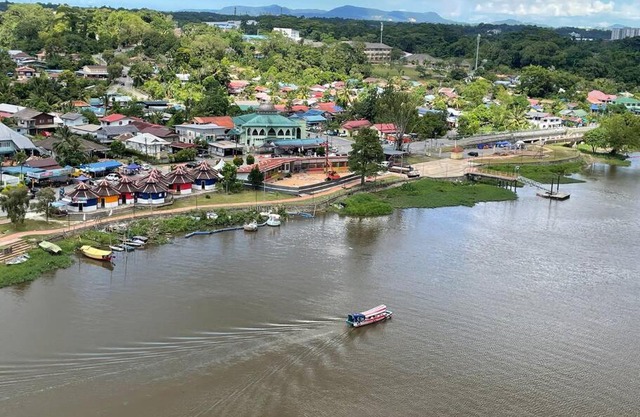 Riverbank Suite Apartment