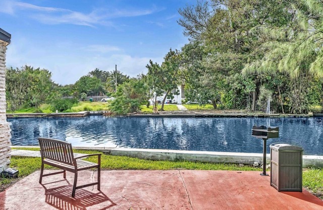 Riverfront Bibo 2 Bd Manatees Nature!