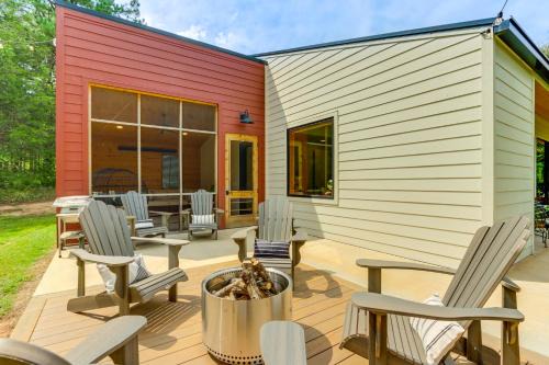 Riverfront Huntsville Cabin with Views and Kayaks!