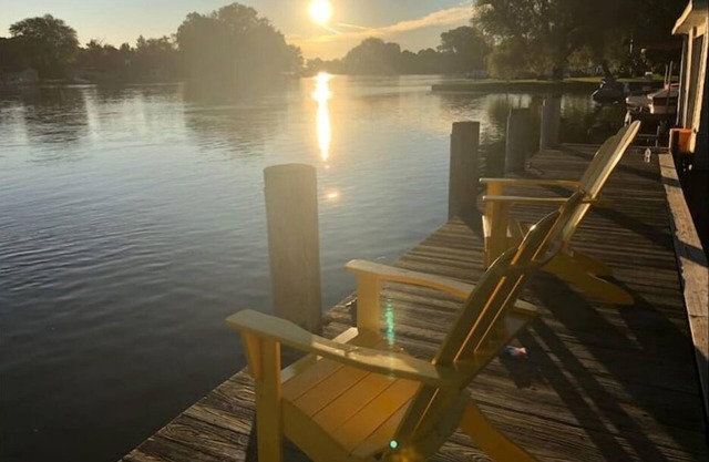 Riverfront Oasis - Hot tub- Seasonal heated pool