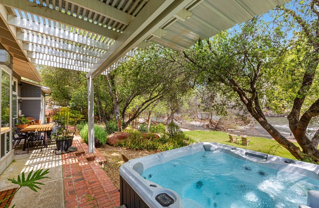 Riverfront Paradise at Redrock Villa