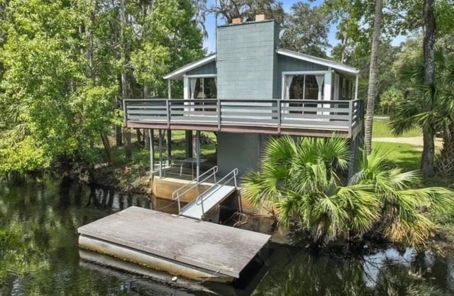 Riverfront! Snappin Turtle Cabin, Balcony-Floating dock-Fishing.