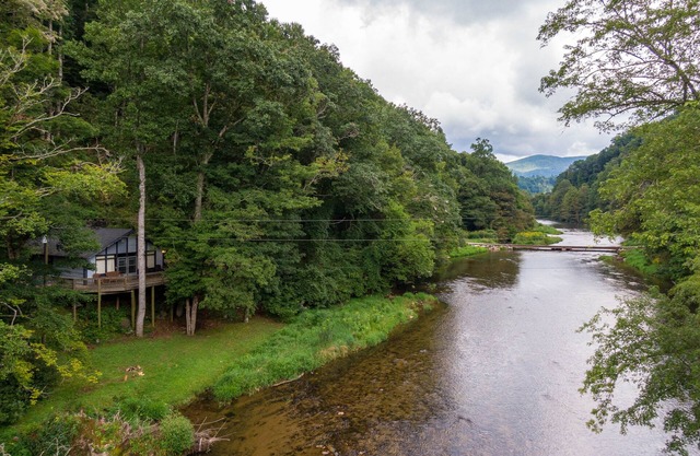 Rivers Edge in Todd - Home with hot tub- Enjoy the River from your front porch rocker