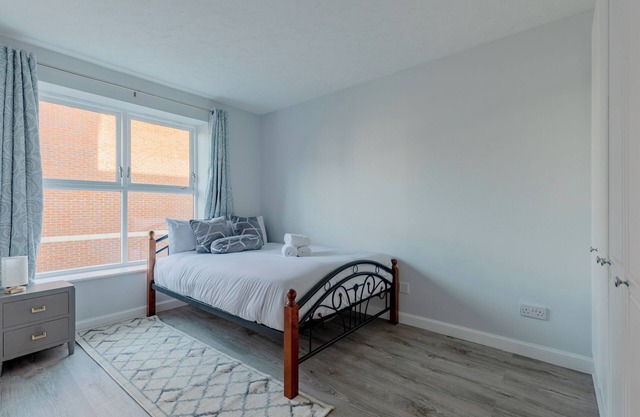 Riverside 2BD Flat, Short Walk to the ExCel Centre