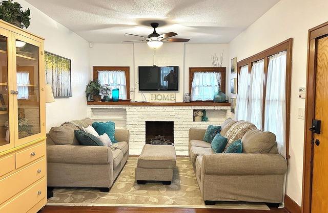 Riverside Gem - Fully Fenced Yard W/Washer&Dryer!