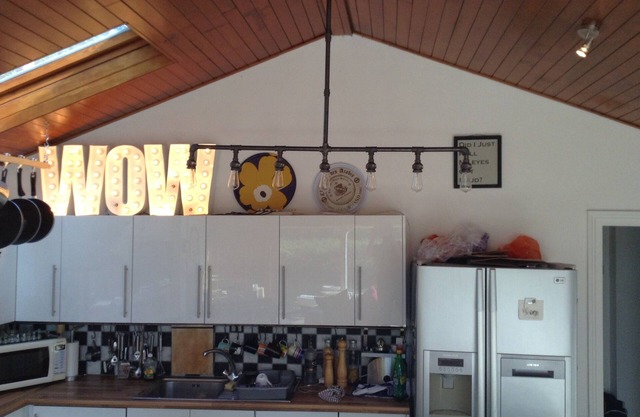 Riverside home, Hot Tub/Sauna, Nr Legoland & Wakeboarding www. liquidleisure.com