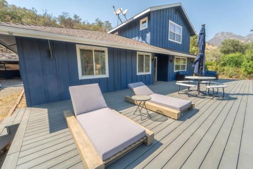 Riverside Retreat in Three Rivers - Natures Paradise