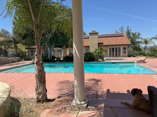 Riverside Views & Pool Retreat