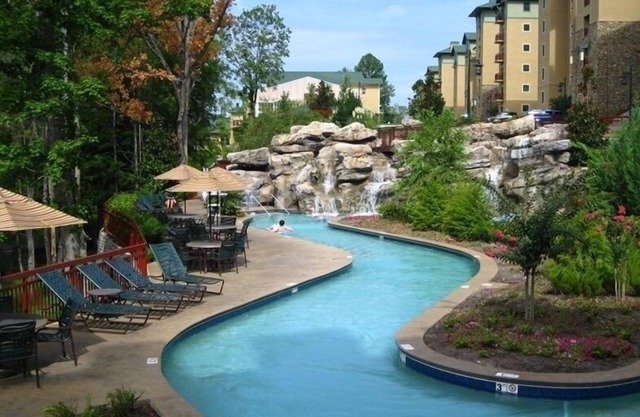Riverstone 2BRcorner,Golf/Mtn/River/indoor pool, 5min Ripken/LeConte/Dollywood