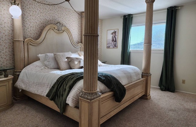 Riverview Retreat - Amazing views of Snake River and downtown!