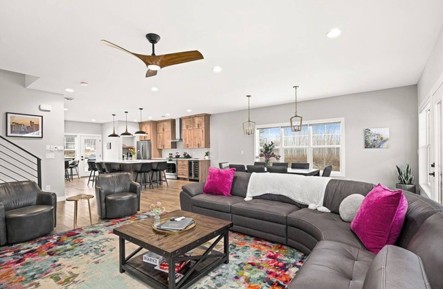 RiverWest Retreat-Base Spirit Mtn-Sauna-Dog Friendly-20% off Bike Rentals