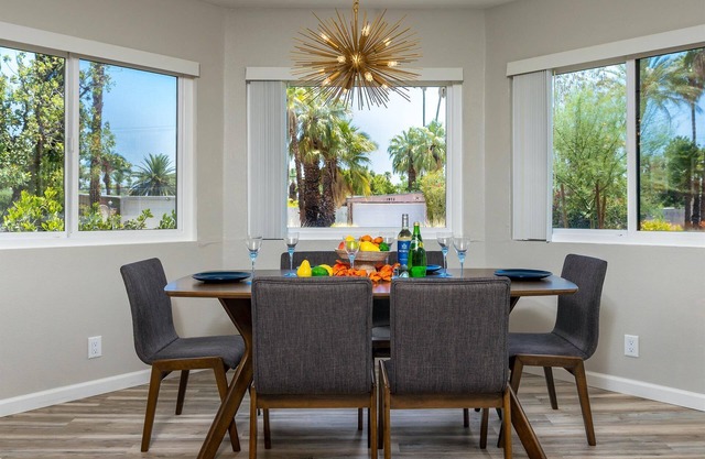 Riviera Gardens Minutes from Downtown