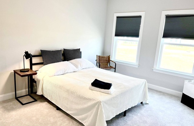 Rm 3: Charming Bright Private Bedroom