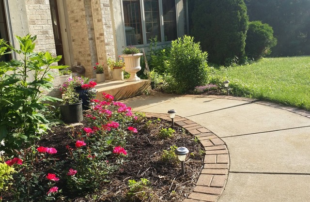 RNC EXECUTIVE 3 1/2 ACRE WOODED PRIVATE SINGLE FAMILY 30 MINS TO DOWNTOWN MKE