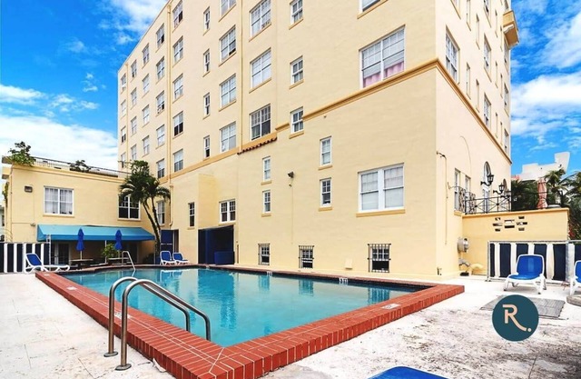 Roami at The Alamac | Pool | Near the Beach |2 Bed
