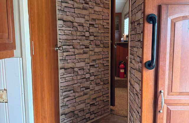 Robbins Nest 1 is a cozy RV with 1 bedroom in fantastic Mayo, FL.