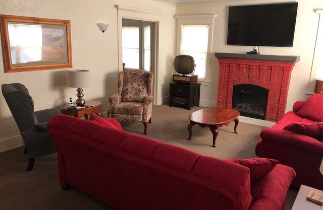 Robertson Villa 2BR Cozy Cottage with Full Kitchen