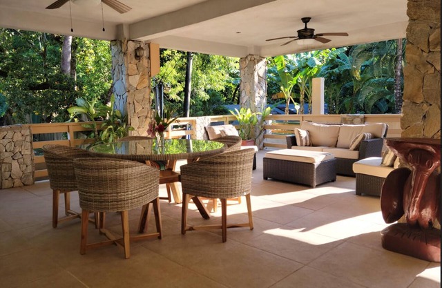 Rock Point Villas (RELAX)