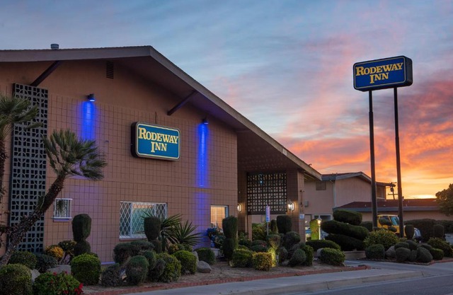 Rodeway Inn Near University-Gateway to Yosemite