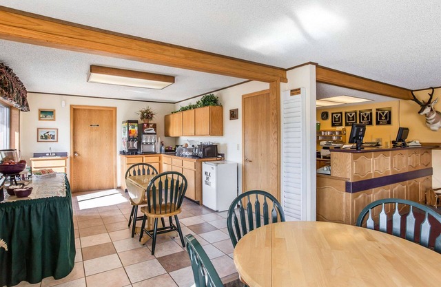 Rodeway Inn Pronghorn Lodge