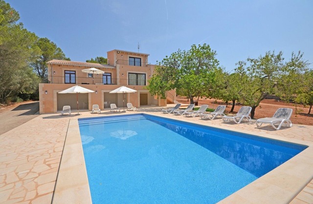 Romani 10 - Spacious country house with pool in Campos, Mallorca