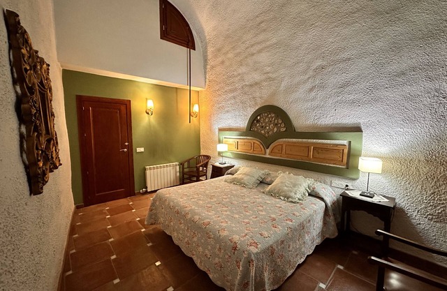 Romantic 1 bedroom cave for couples