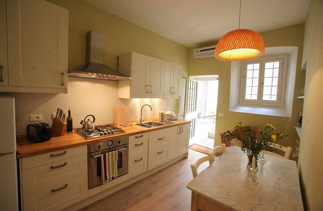 Romantic Apartment With Garden 2 Minutes' Walk From Pitti Palace