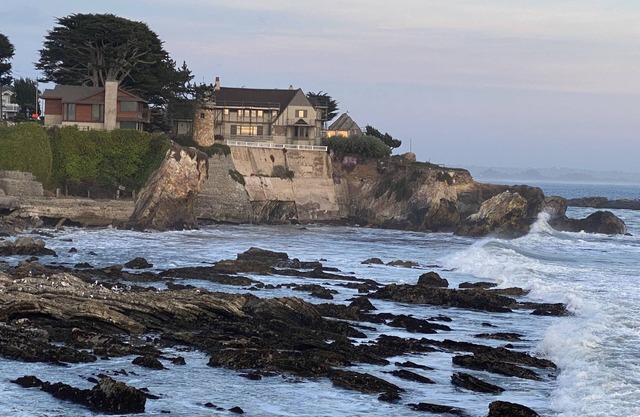 Romantic Beach Oasis - 2 mins from the ocean