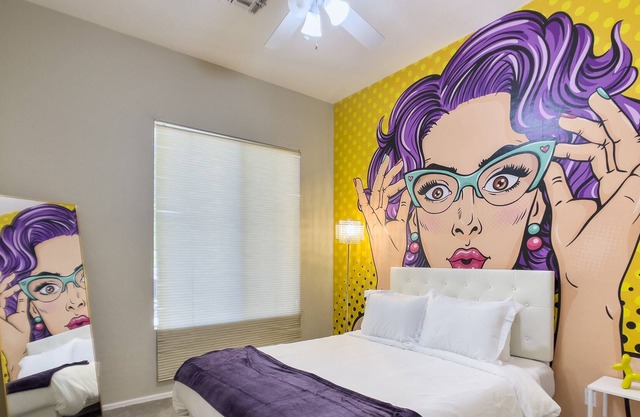 Romantic Fun Themed 4B/2b Home - Great Location Peoria, AZ