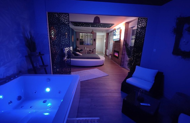 Romantic gite with SPA and starry sky La Maison du Bonheur