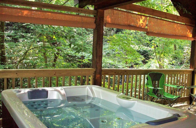 Romantic Honeymoon cabin on Spring Creek with hot tub fire ring trout fishing