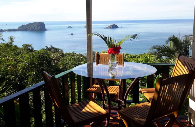 Romantic House with 4 Decks & Beautiful Ocean Views!