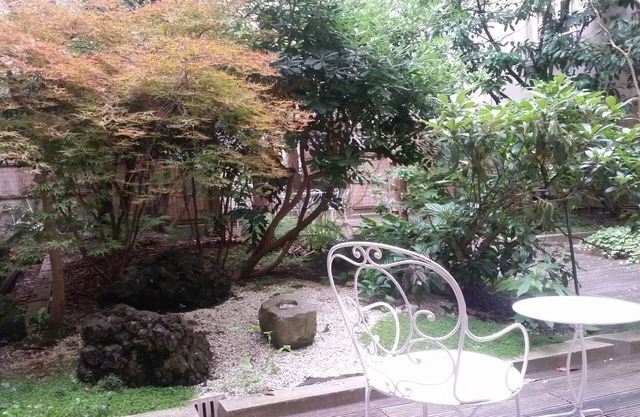 Romantic Luxurious Ile Saint-Louis Private Garden.