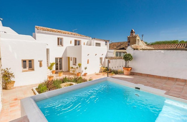 Romantic Ronda garden cottage