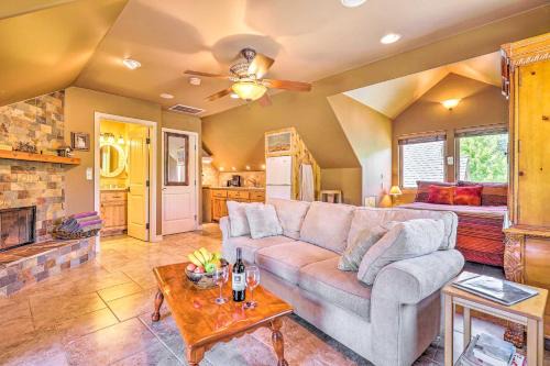 Romantic YosemiteandBass Lake Retreat with Mtn Views!