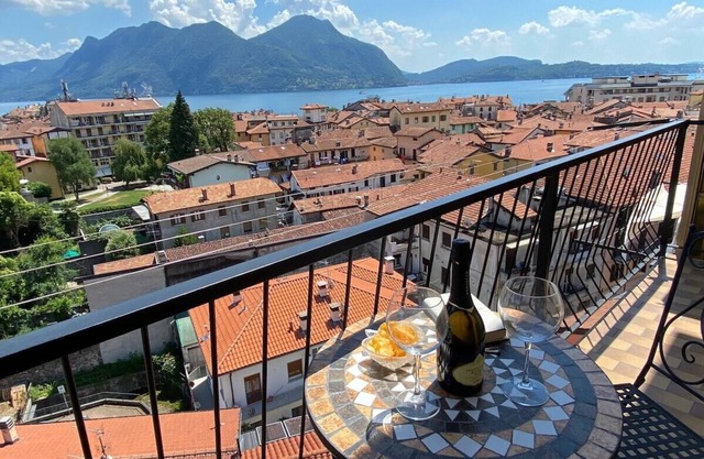 Romantica Suite modern apartment in Verbania Intra