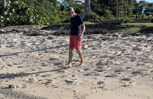 Romaric and ocean view,beauty and whitesand beaches just 2 minutes mountains