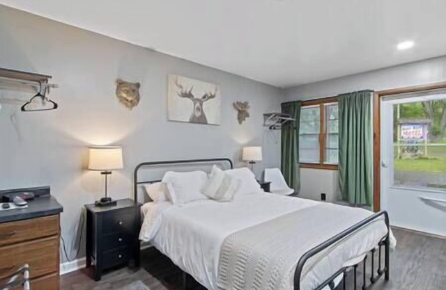 Room 3, Kozy Rest Motel