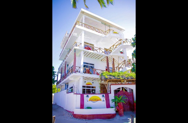 Room Ally at the beach for 2 - 3 guests