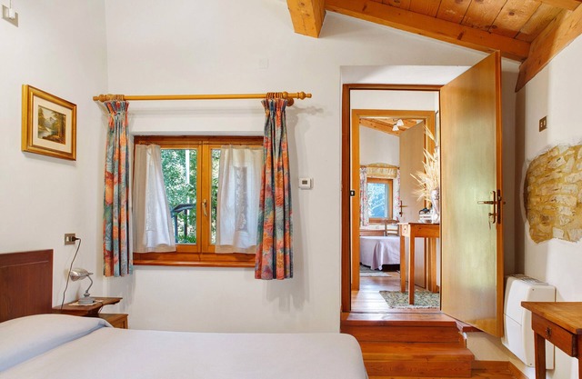 Room 'Camera 2' with Mountain View, Shared Garden and Wi-Fi