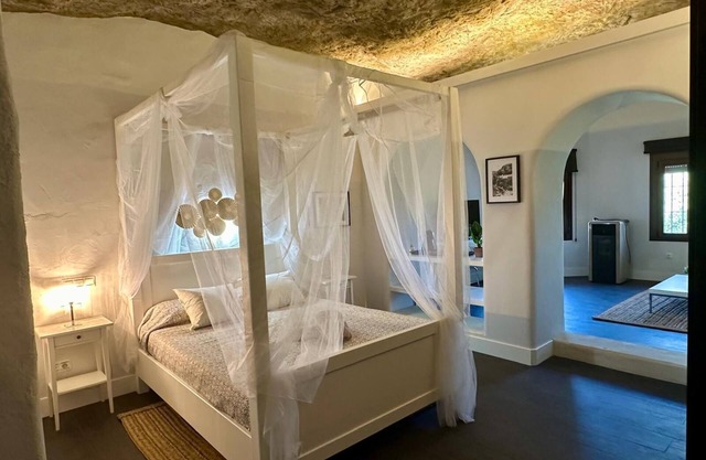Room 'Cueva 1' with Mountain Views, Private Pool and Wi-Fi