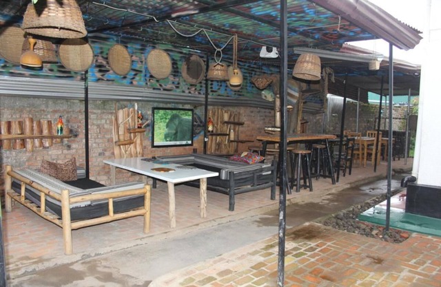 Room in B&B - Amahoro Guest House Triple Room With Shared Bathroom