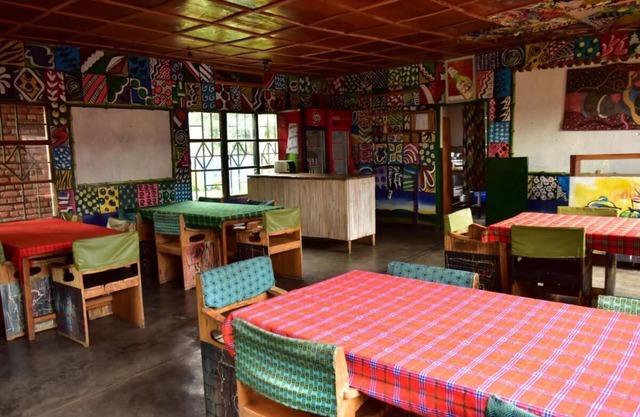 Room in B&B - Red Rocks Rwanda - Triple Room