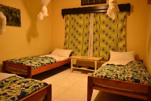 Room in BB - Amahoro Guest House - Triple Room with Shared Bathroom