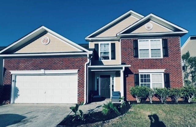 Roommate in shared home Queen bedroom furnitured