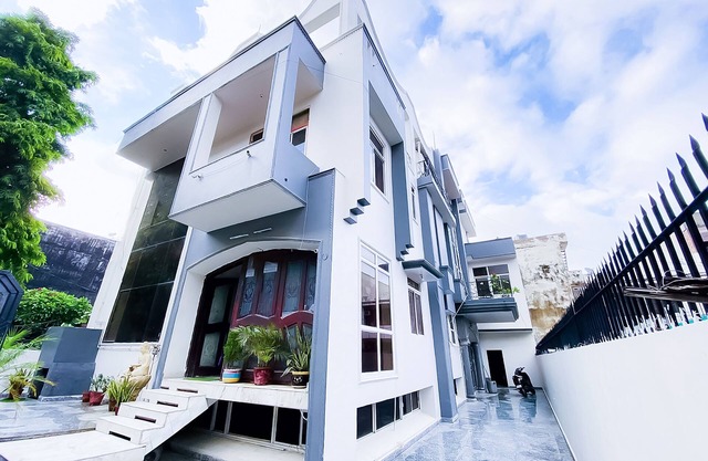 Roomshala 056 CSK RESIDENCY